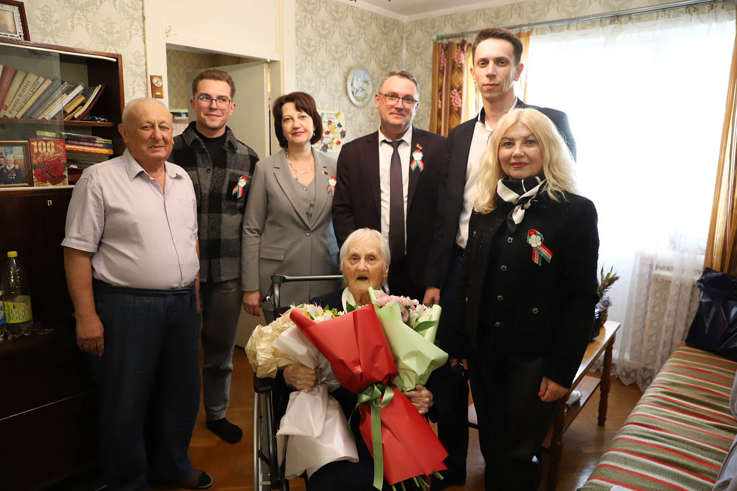 "С Днем Победы, дорогая Мария Павловна": руководство стройтреста № 3 и профсоюзной организации предприятия поздравили с 80-летием Победы в Великой Отечественной войне 102-летнюю фронтовичку, защитницу неба Москвы