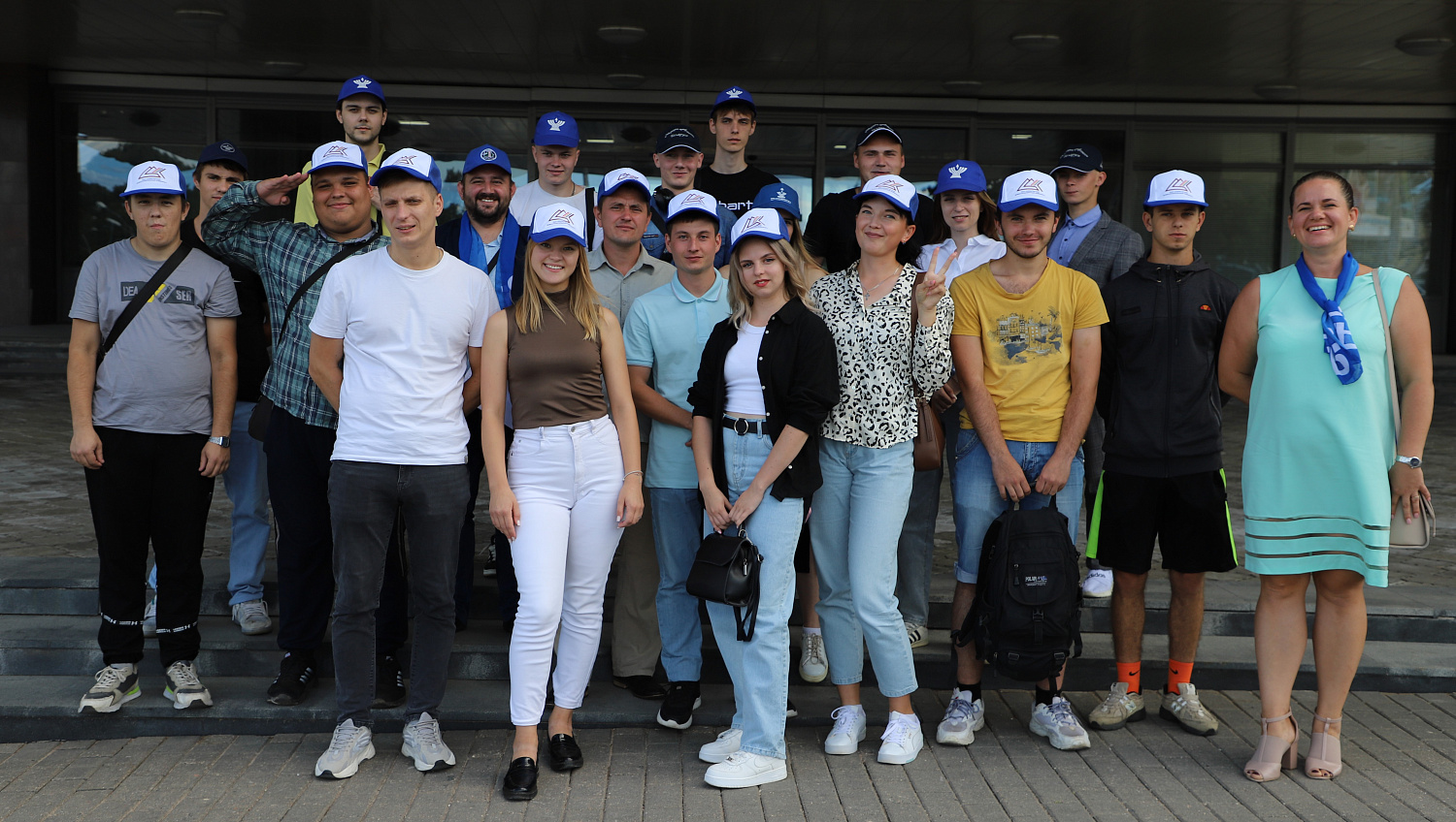 Диалоговая площадка с участием молодежи строительной отрасли прошла в Федерации профсоюзов Беларуси: обсудили условия труда и проживания, социальные гарантии, досуг