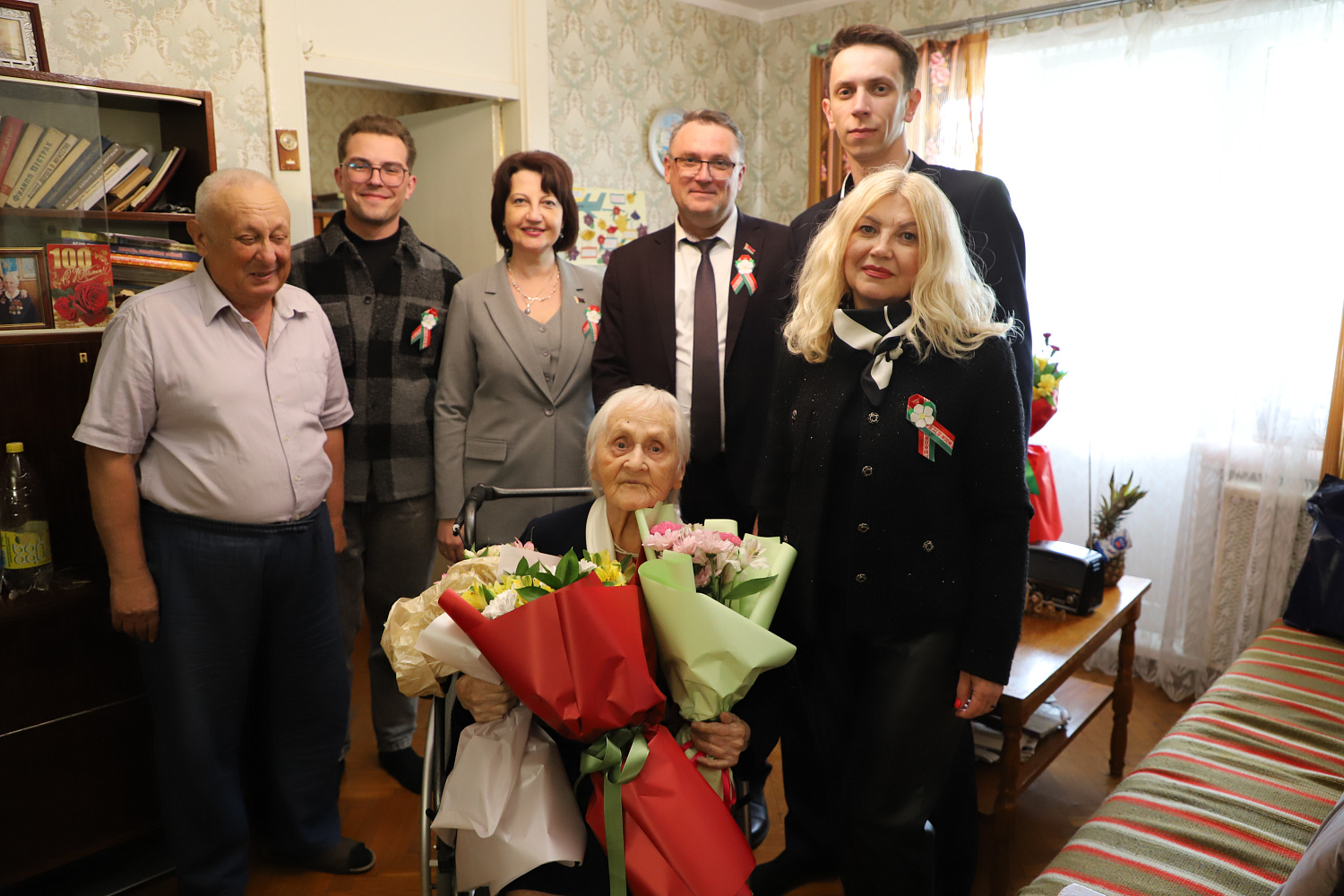 "С Днем Победы, дорогая Мария Павловна": руководство стройтреста № 3 и профсоюзной организации предприятия поздравили с 80-летием Победы в Великой Отечественной войне 102-летнюю фронтовичку, защитницу неба Москвы