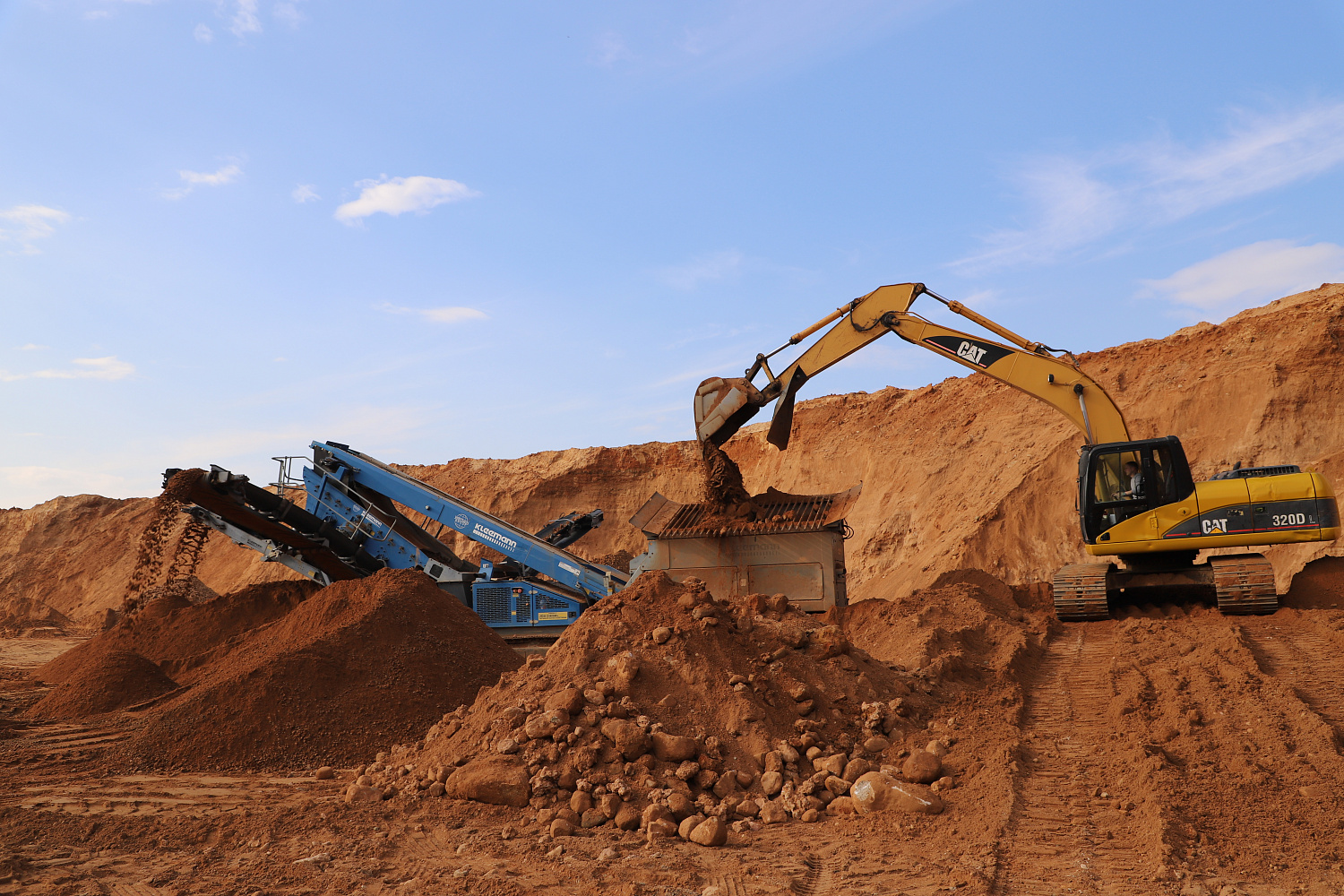 Песчаный карьер СУ-149 в "Кутнево": производственный комплекс, без продукции и слаженной работы которого невозможно представить ни одну стройку