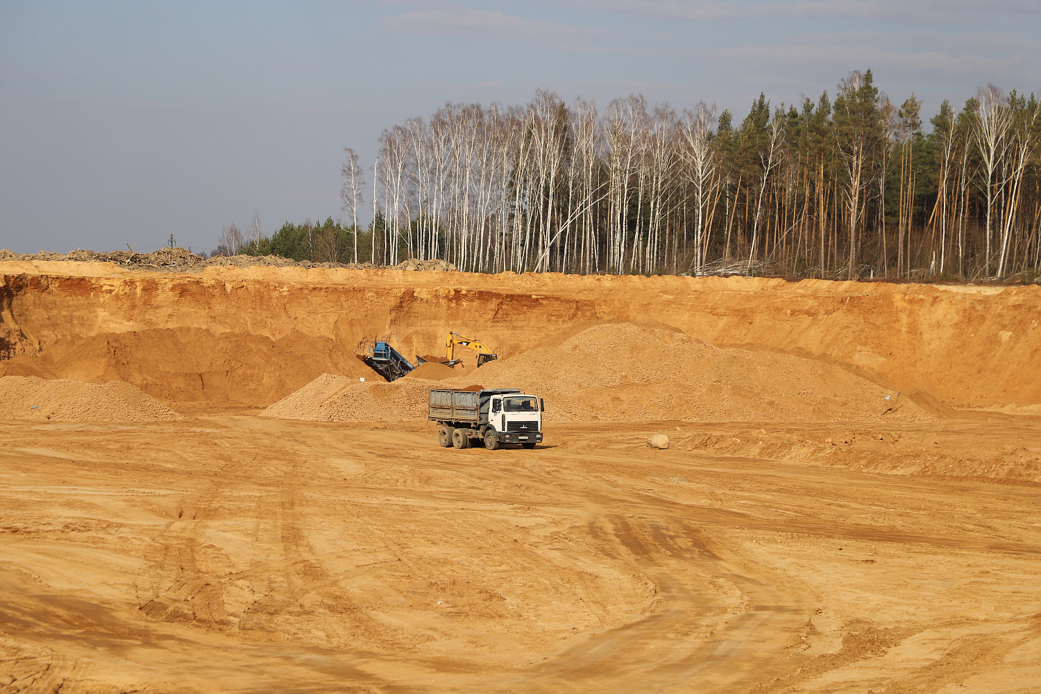 Песчаный карьер СУ-149 в "Кутнево": производственный комплекс, без продукции и слаженной работы которого невозможно представить ни одну стройку